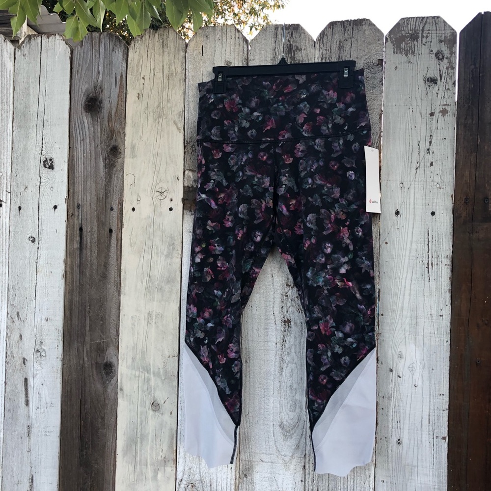 NWT Lululemon Floral Capri Leggings Wunder Under